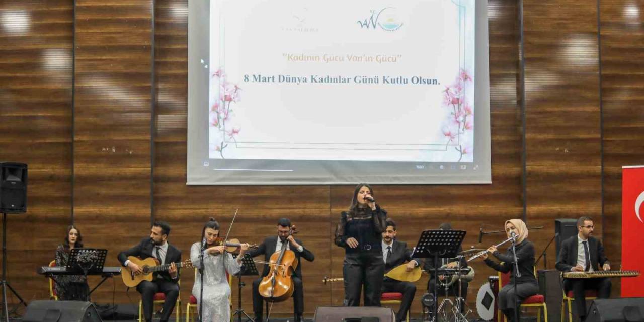 Van’da 8 Mart Dünya Kadınlar Günü Programı Düzenledi