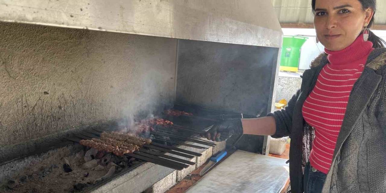 Osmaniye’de Kadın Esnaf Konteyner Kentte Hayata Tutunuyor