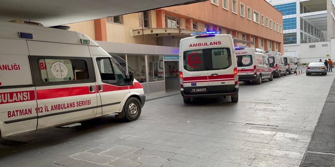 Batman’da Güvenlik Görevlisi Bıçakla Yaralandı