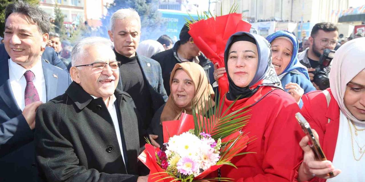 Başkan Büyükkılıç, Ata Toprağı Develi’de Konuştu: “Durmak Yok, Koşmaya Devam”