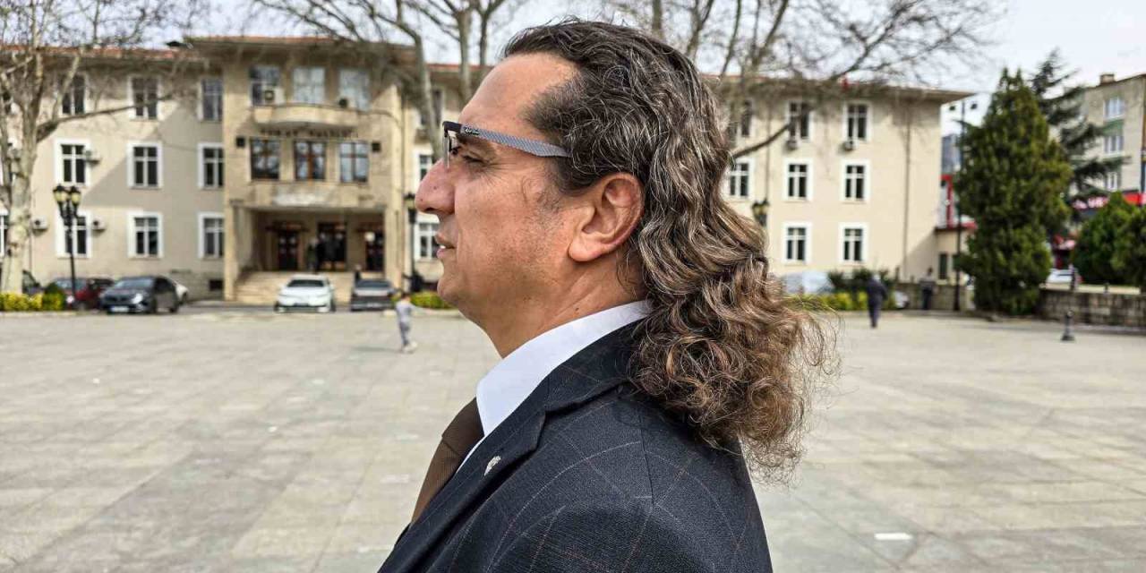 Kadına Yönelik Şiddete ’dur’ Demek İçin 5 Yıldır Uzattığı Saçını Kesti