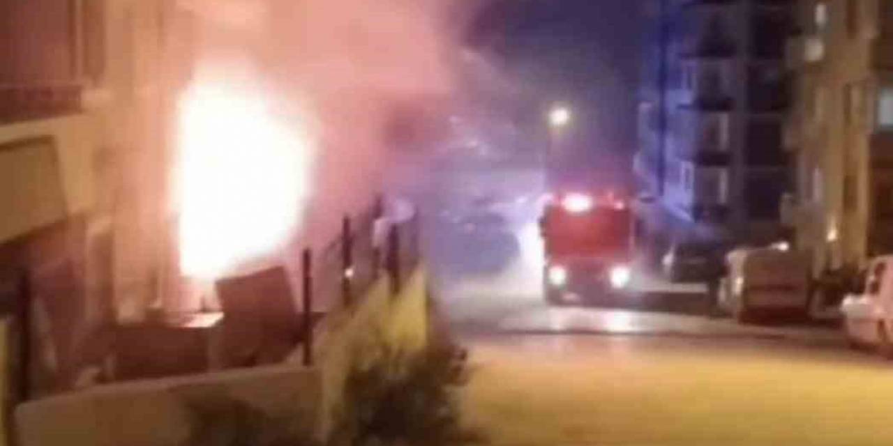 Apartman Dairesi Alevlere Teslim Oldu