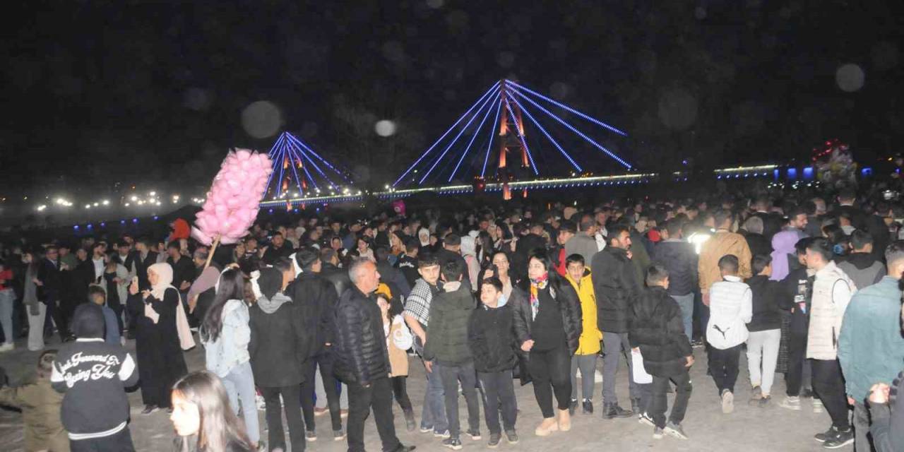 Cizre’de Düğünleri Aratmayan Köprü Açılışı