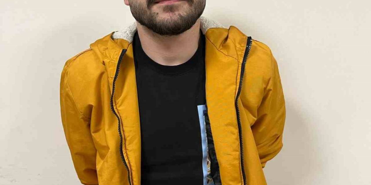 Sanal Kart Dolandırıcısı Sahte Kimlikle Yakalandı: Gerçek, Parmak İzinde Ortaya Çıktı