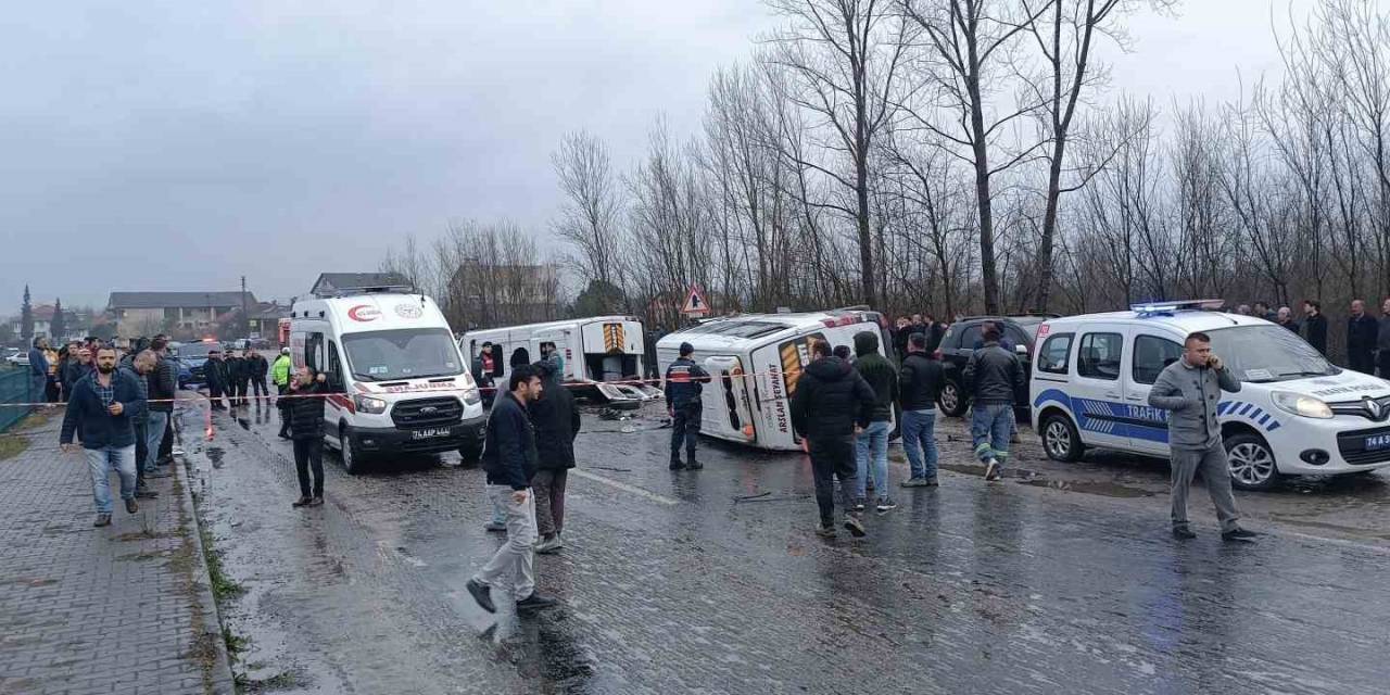 Bartın’da İşçi Servisleri Kaza Yaptı: 1 Ölü, 15 Yaralı