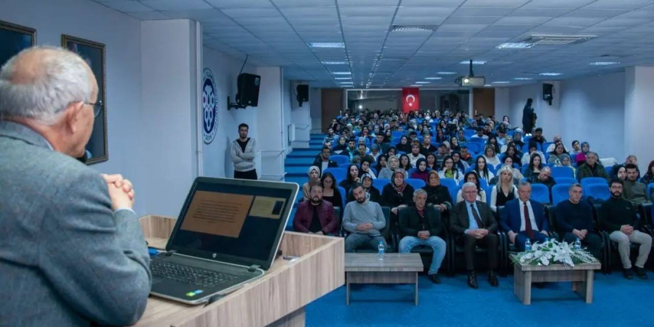 Prof. Dr. Kafkasyalı Tarafından Geçmişten Günümüze Türk Kadını Konferansı Verildi