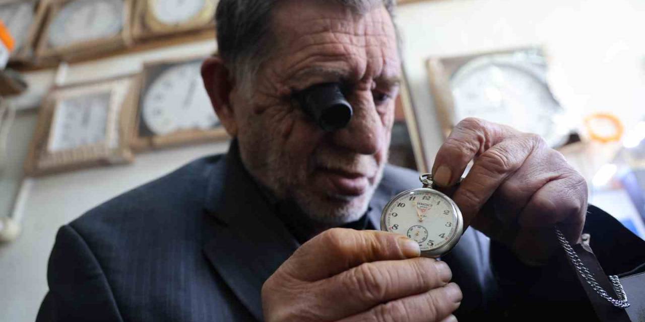 ’tik Tak’ Sesleriyle Geçen Bir Ömür: 65 Yıldır ’zamanı’ Ayarlıyor