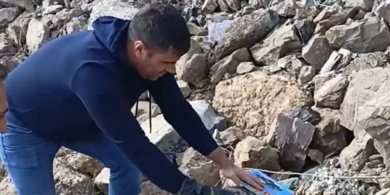 Yiyecek Ararken Kafasını Tenekeye Sıkıştıran Köpeği İtfaiye Ekipleri Kurtardı