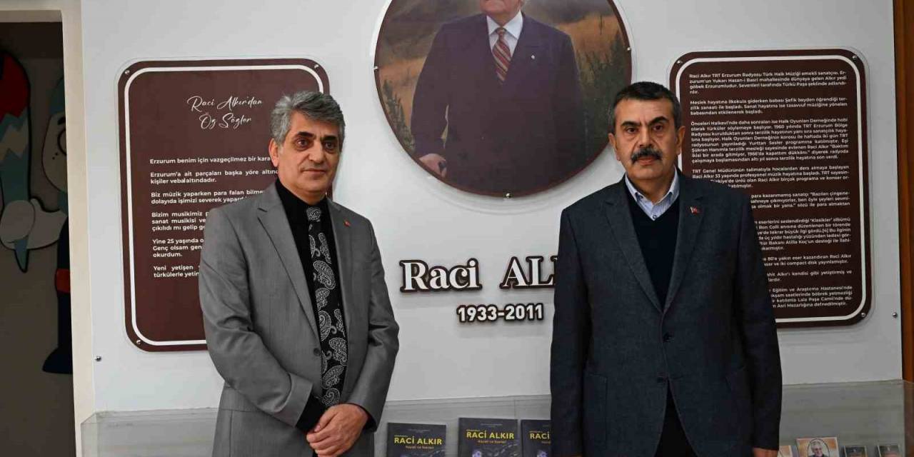 Bakan Tekin; “Raci Alkır Erzurum İçin Bir Değerdir”