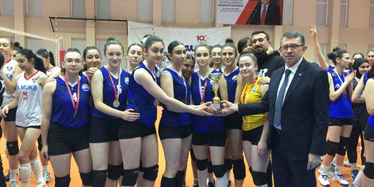 Genç Kızlarvoleybol Şampiyonası’nda Kupalar Sahibini Buldu