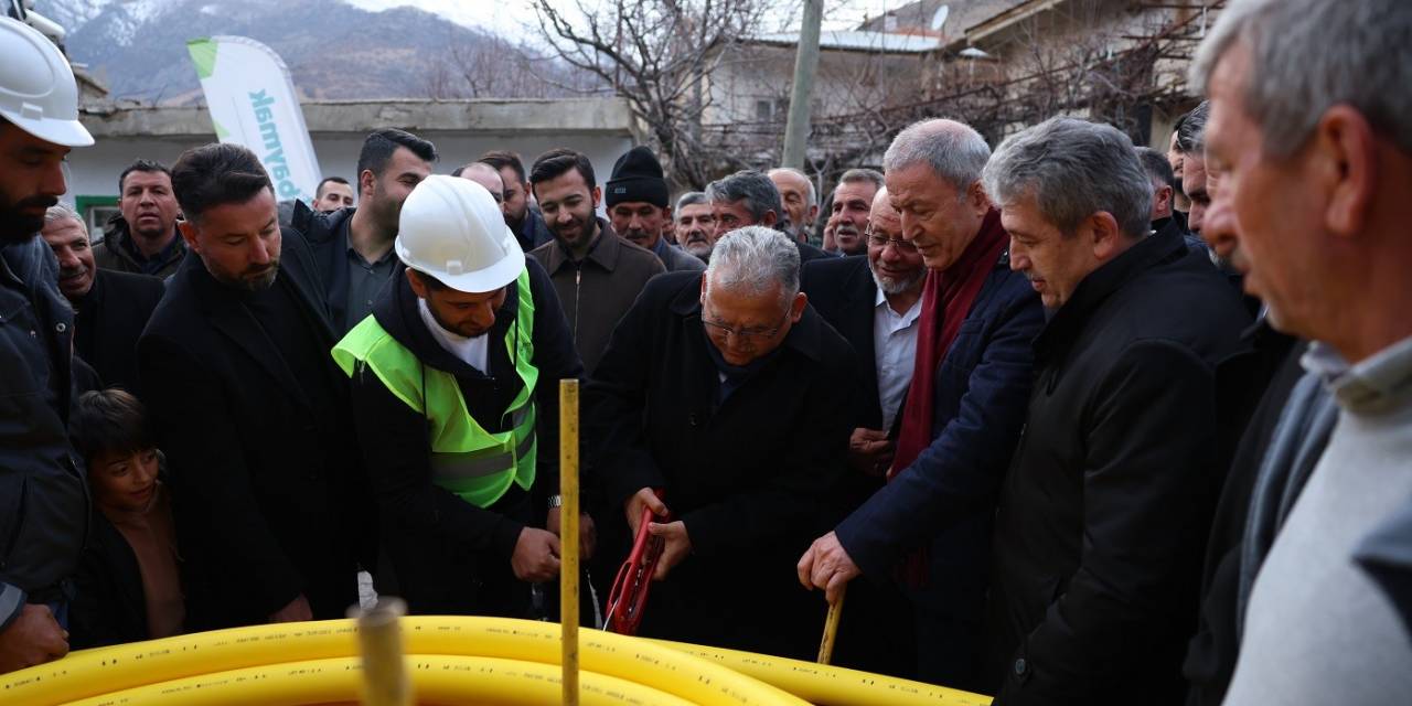 Başkan Büyükkılıç, Yahyalı’da Temel Atma Ve Açılış Törenlerine Katıldı