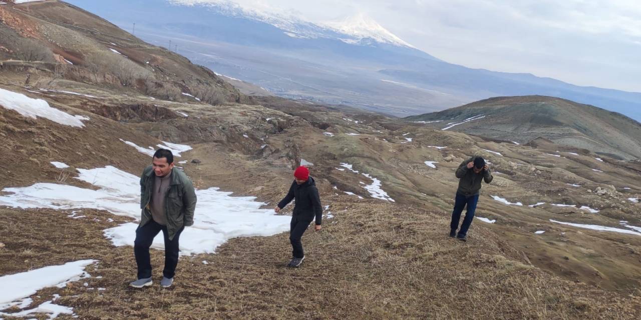 Malezyalı Dağcılar, Nuh’un Gemisinin İzi Olduğu İddia Edilen Bölgeyi Ziyaret Etti