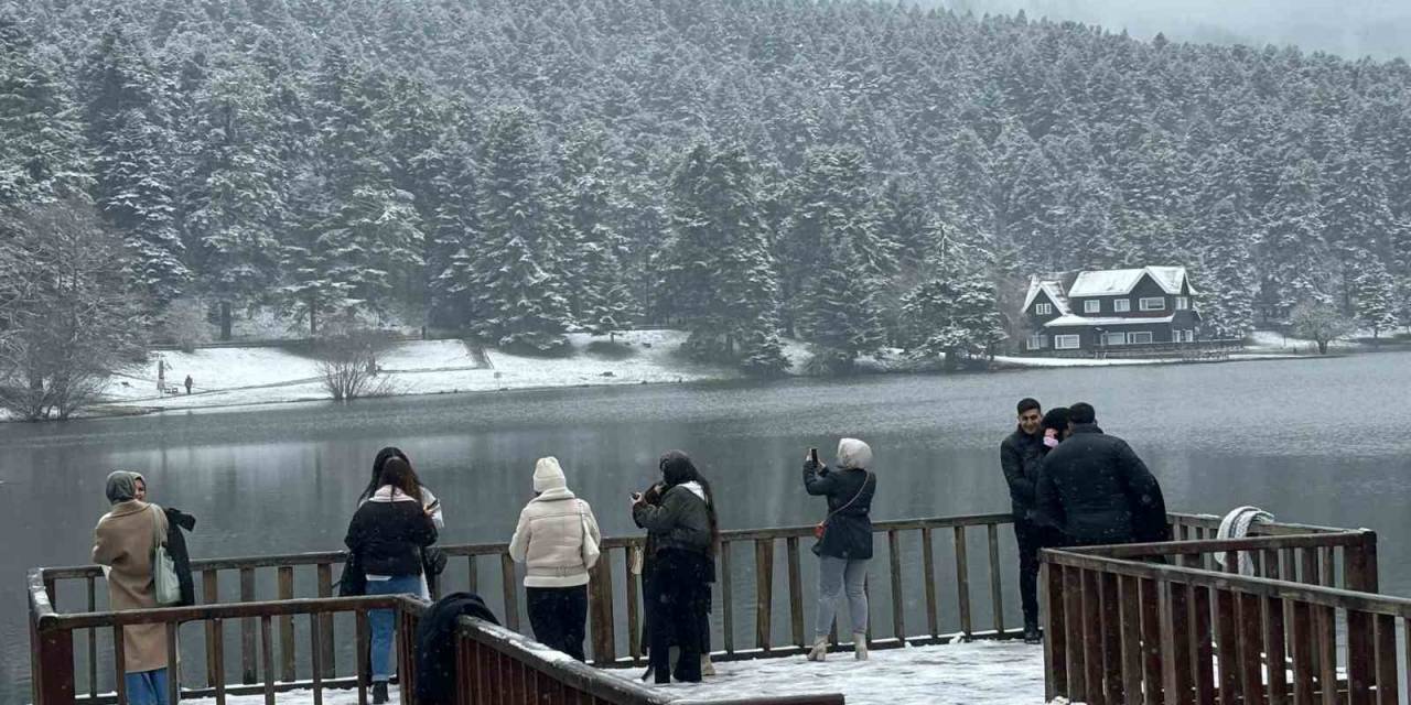 Mart Kapıdan Baktırdı: Bolu’nun Doğa Harikası Beyaz Örtüyle Kaplandı