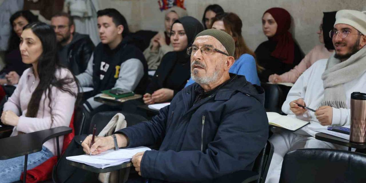 70 Yaşında İngilizce Kursuna Gidiyor