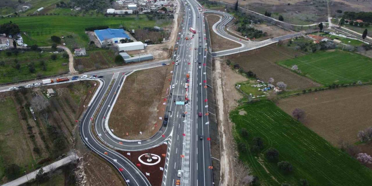 Bakan Uraloğlu: "Açıldığı Günden Bu Yana Yaklaşık 5 Milyon 536 Bin Araç Çanakkale Köprüsünden Geçiş Yaptı"