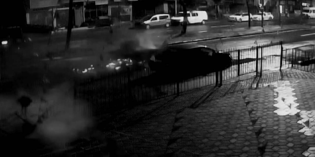 Kontrolünü Kaybettiği Aracıyla Ağaca Çarpıp Ağır Yaralanan Sürücü Kamerada