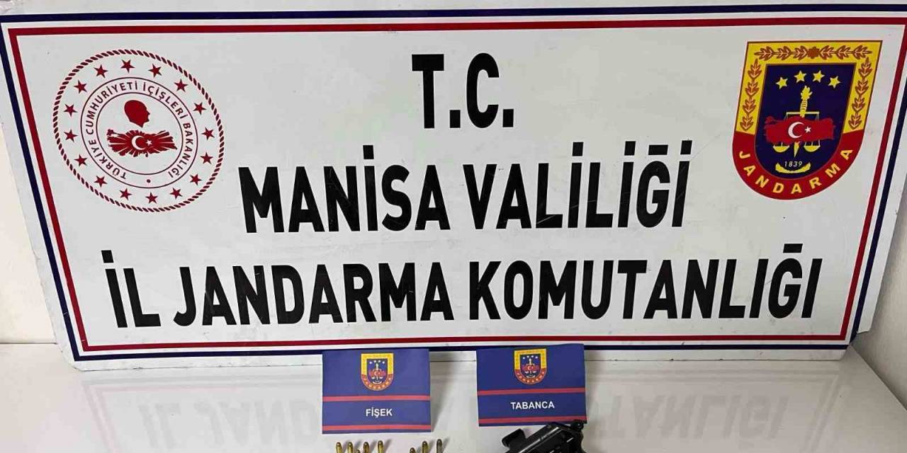 Şüpheliden Tabanca Ve Mermi Ele Geçirildi
