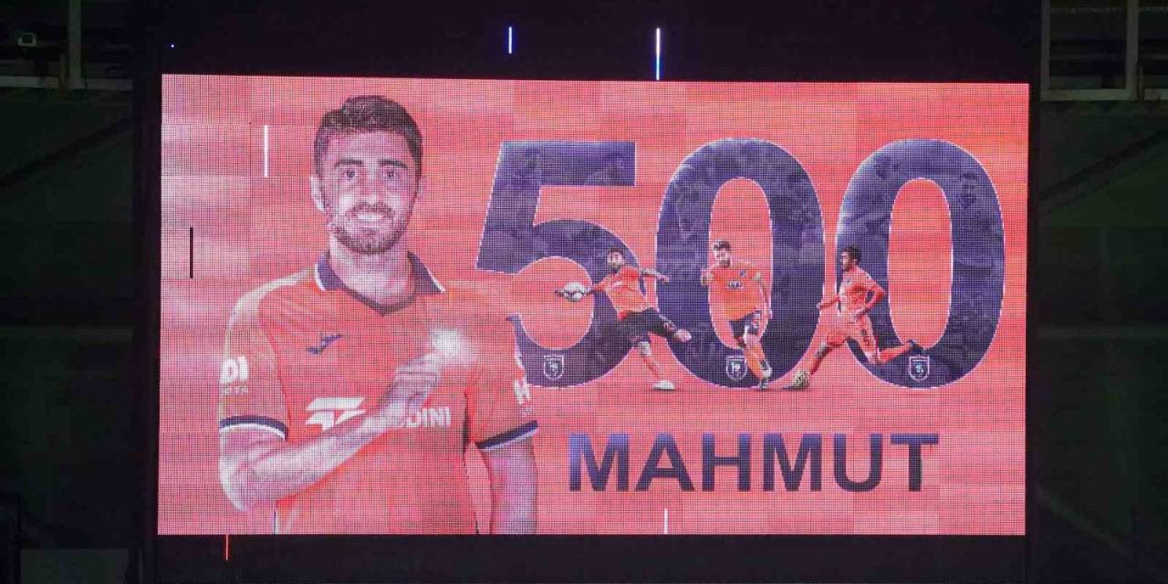 Mahmut Tekdemir, Başakşehir Formasıyla 500. Maçına Çıktı