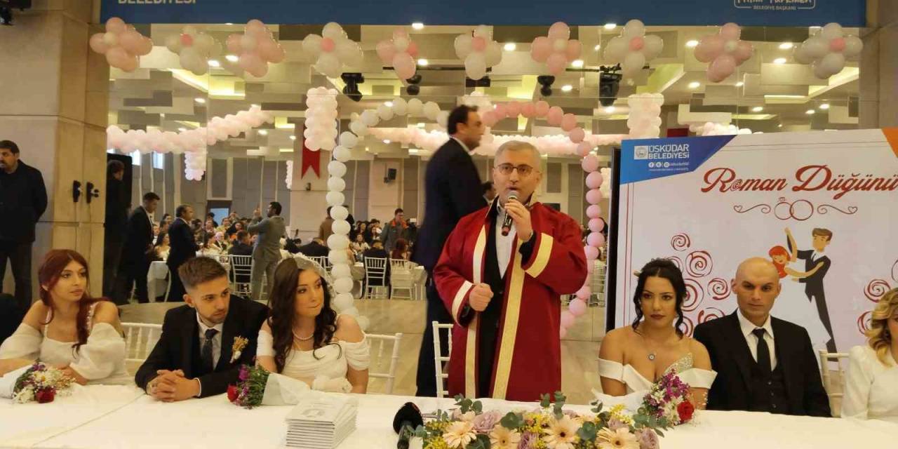 Üsküdar’da 17 Roman Çift, Toplu Nikah Töreniyle Dünya Evine Girdi