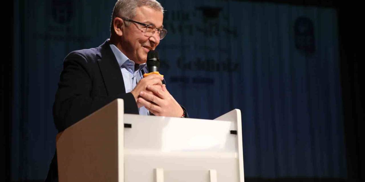 Eyüpsultan’da Bulunan ‘Anne Üniversitesi’ İlk Mezunlarını Verdi