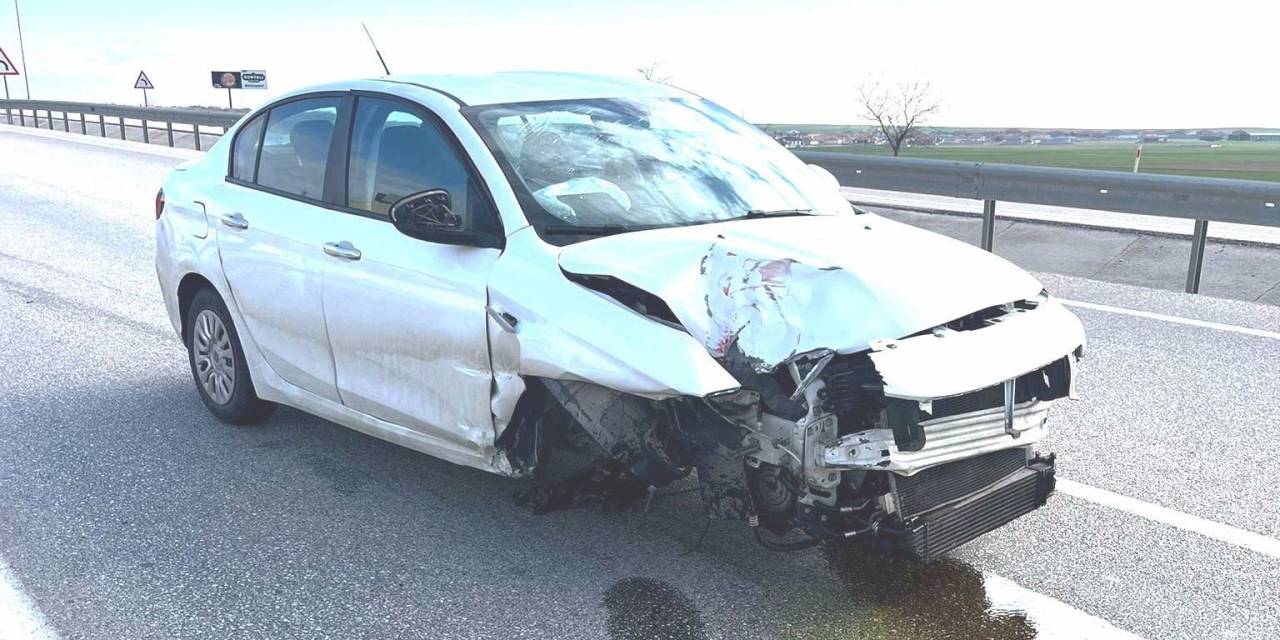 Konya’da Otomobil Bariyere Çarptı: 1 Yaralı