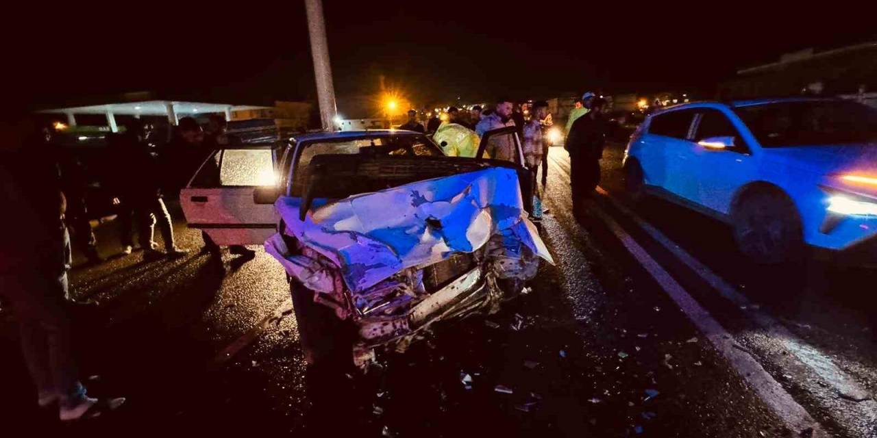 Tıra Yandan Çarpan Otomobildeki 2 Kişi Yaralandı