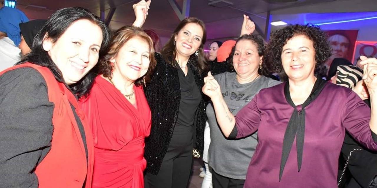 Alaplılı Kadınlar Doyasıya Eğlendi