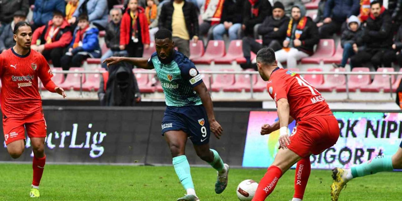 Trednyol Süper Lig: Kayserispor: 1 - Hatayspor: 1 (İlk Yarı)