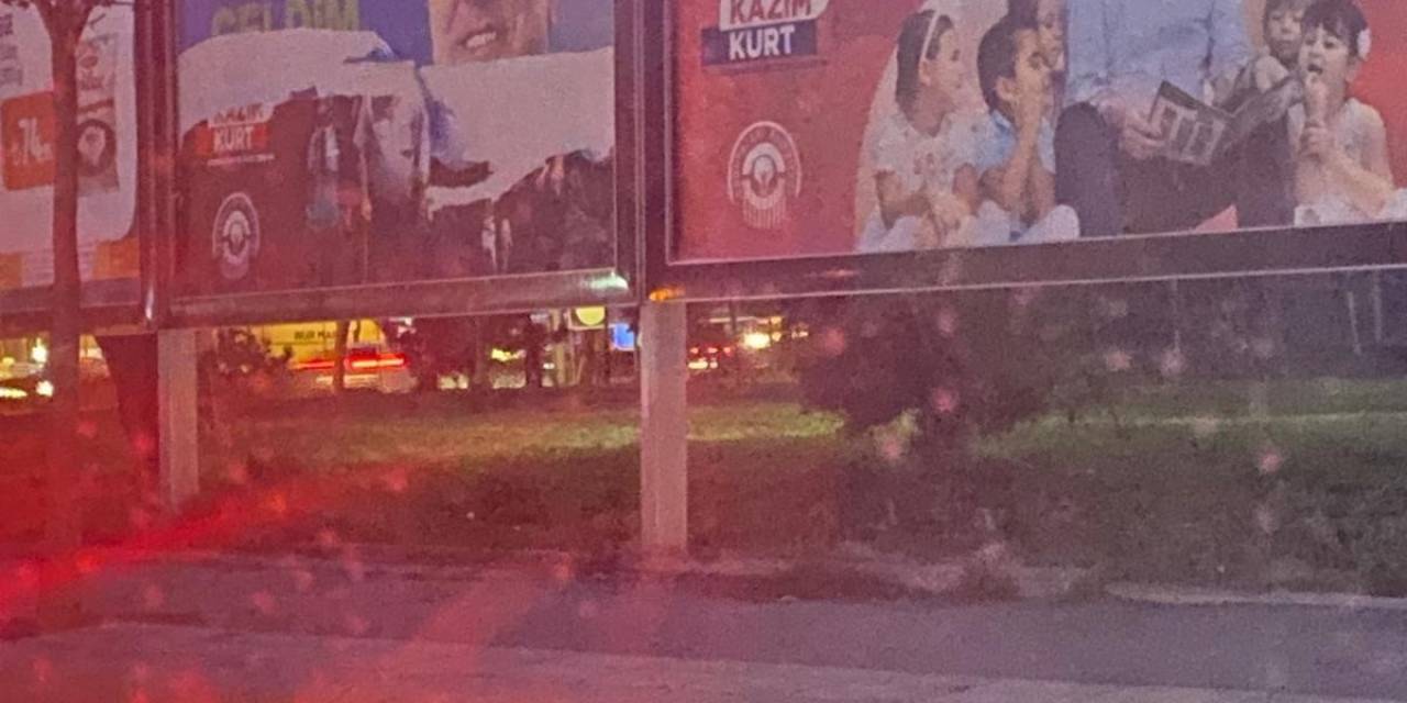 Özkan Alp’in Pankartlarına Çirkin Saldırı