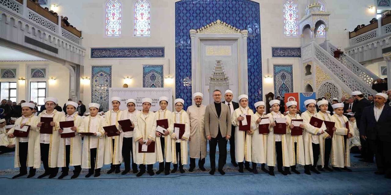 Başakşehirli 114 Genç Hafız İcazetlerini Aldı