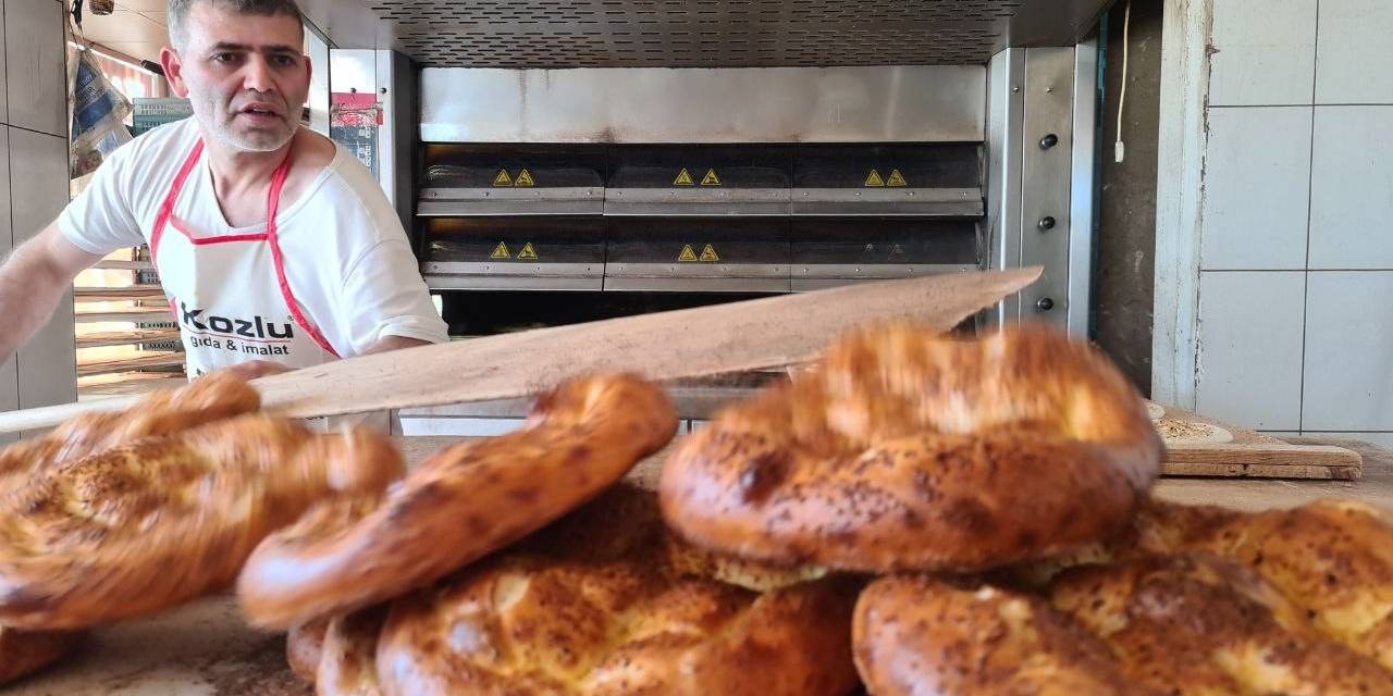 Ramazan Ayının İlk Pideleri Tezgahta Yerini Aldı