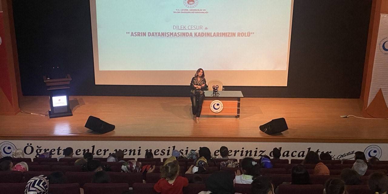 Adıyaman’da “Asrın Dayanışmasında Kadınlarımızın Rolü” Konulu Konferans