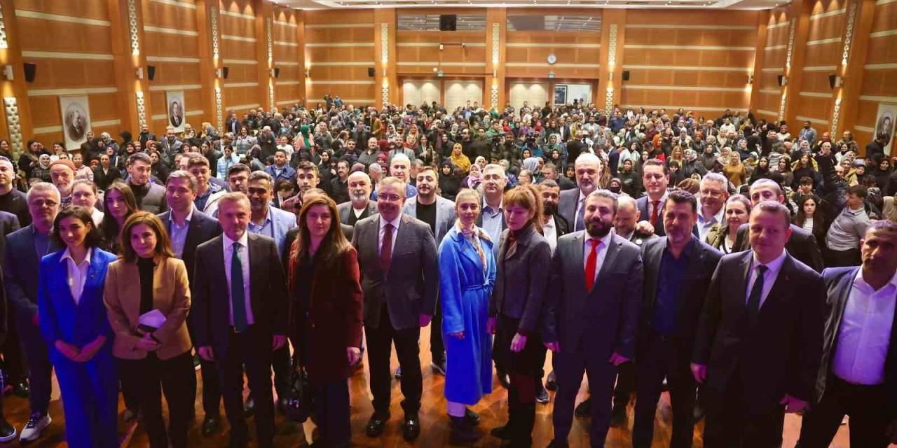 Farklı Siyasi Partilerden İstifa Eden Bin Üye Ak Parti’ye Katıldı