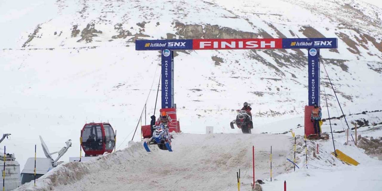 Kar Motorlarının Sesi Erciyes’te Yankılandı