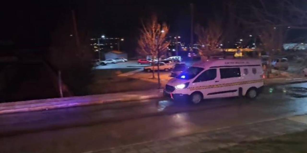 Önce Darp Ettiler Sonra Hastane Önüne Gelerek Havaya Ateş Açtılar