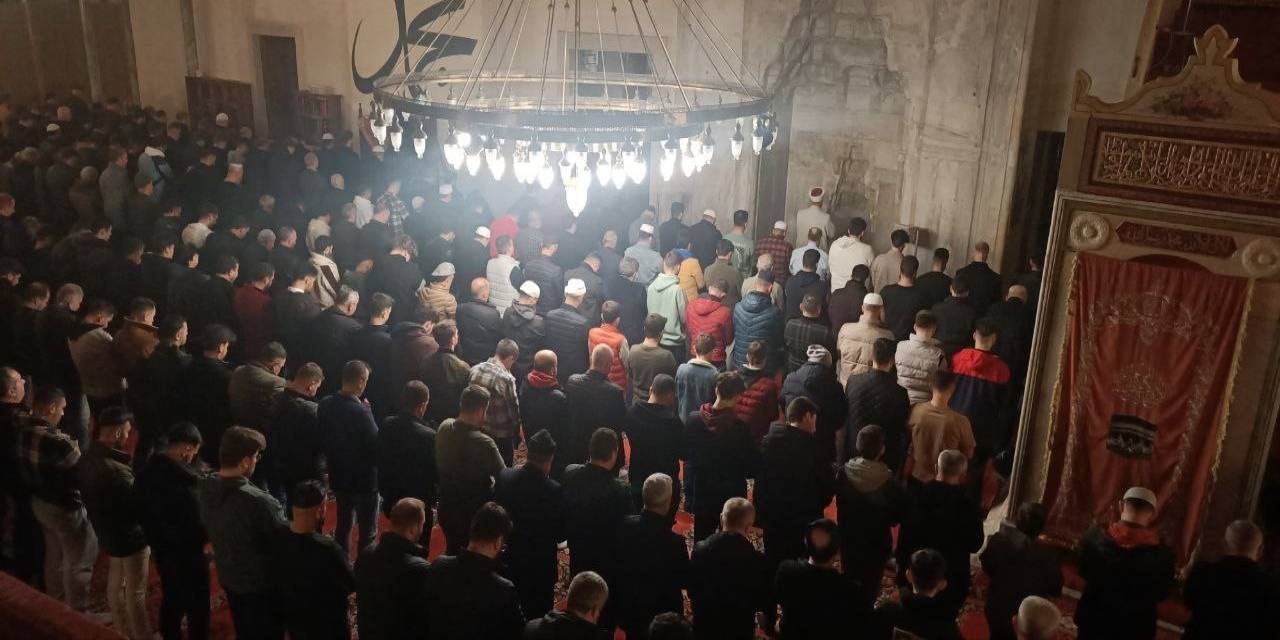 Edirne’de Ramazan’ın İlk Teravih Namazı Kılındı