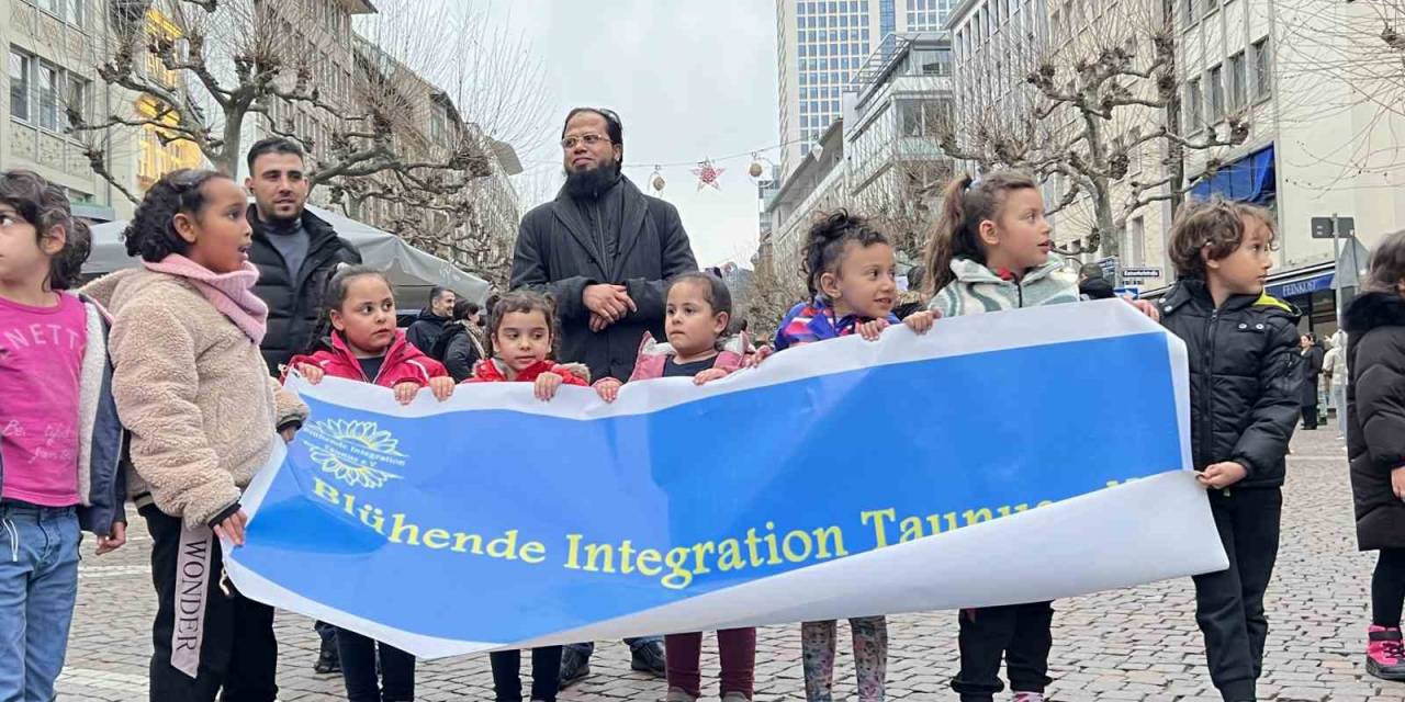 Frankfurt’un Ana Caddesi Ramazan Ayı İçin Aydınlatıldı