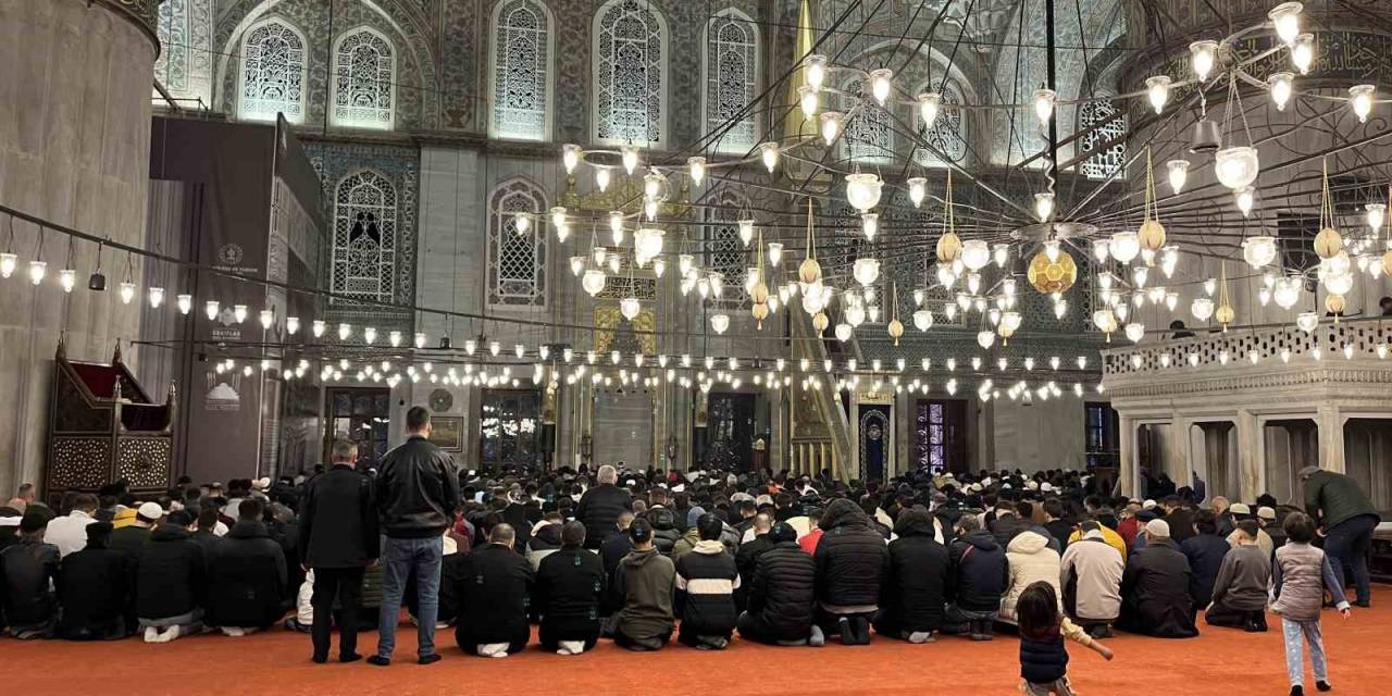 Ramazan Ayının İlk Teravih Namazı Kılındı