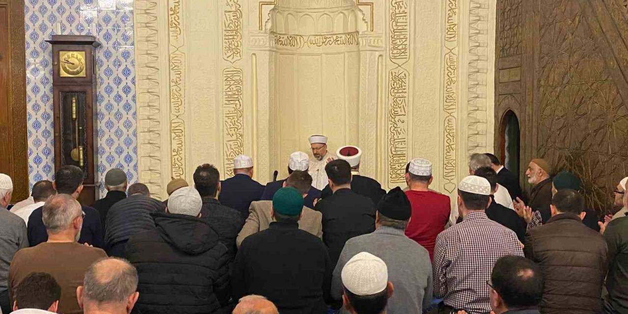 Diyanet İşleri Başkanı Ali Erbaş, İlk Teravih Namazını Hacı Bayram Veli Camisi’nde Kıldırdı