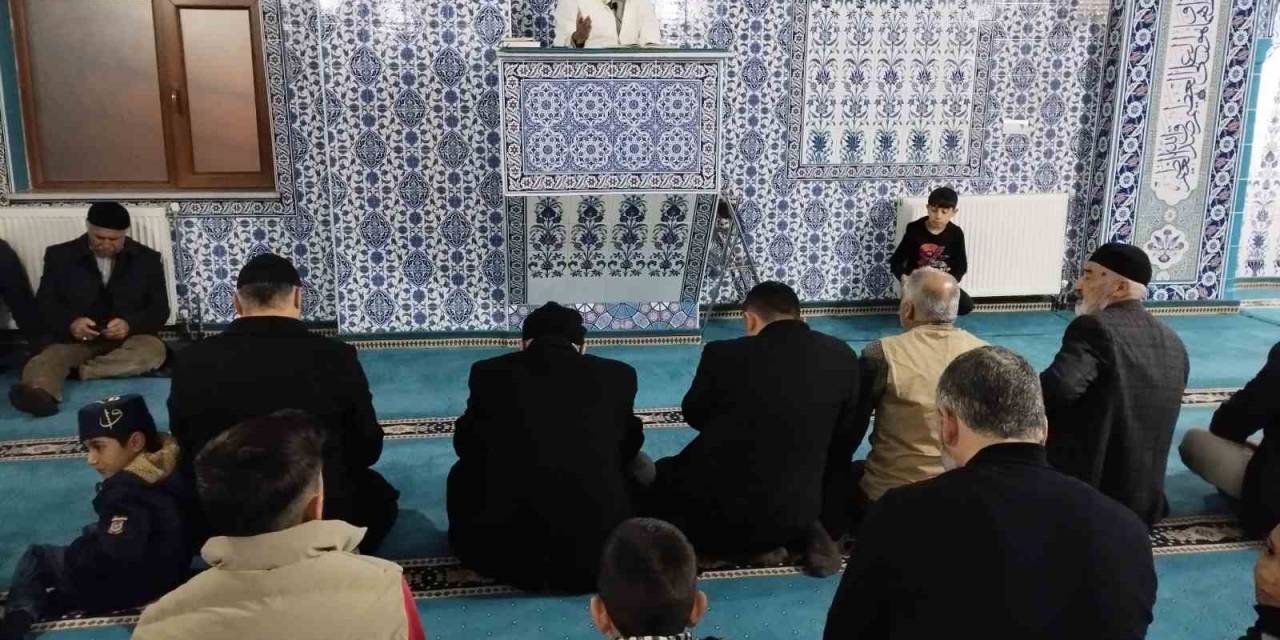 Varto’da İlk Teravih Namazı Kılındı