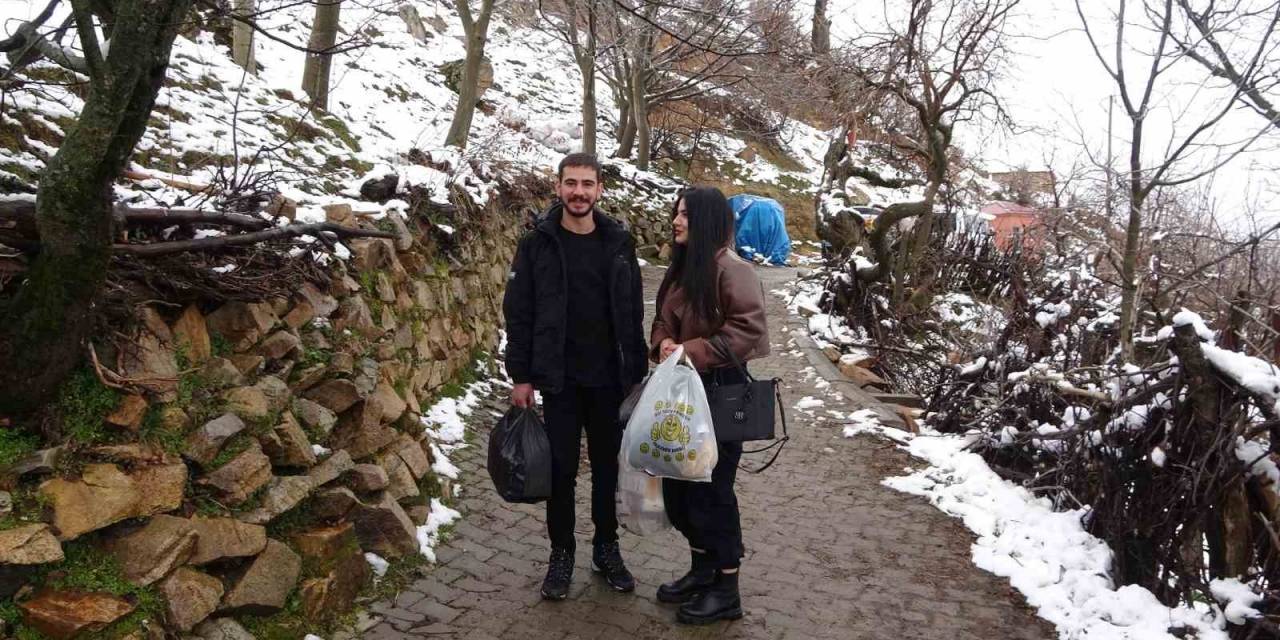 Gönüllülerden İhtiyaç Sahibi Ailelere Ramazan Kolisi