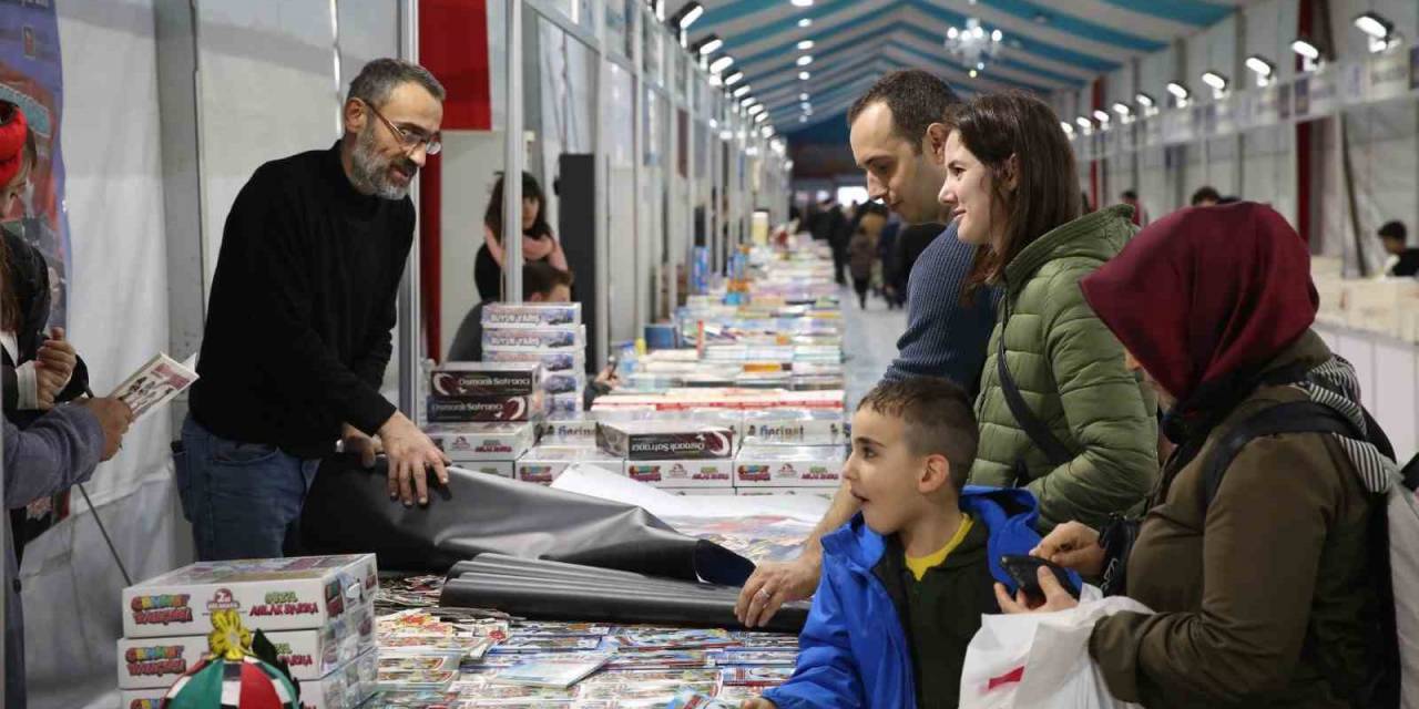 Eyüpsultan’da Geleneksel Kitap Fuarı Ramazan Ayında Kapılarını Açtı