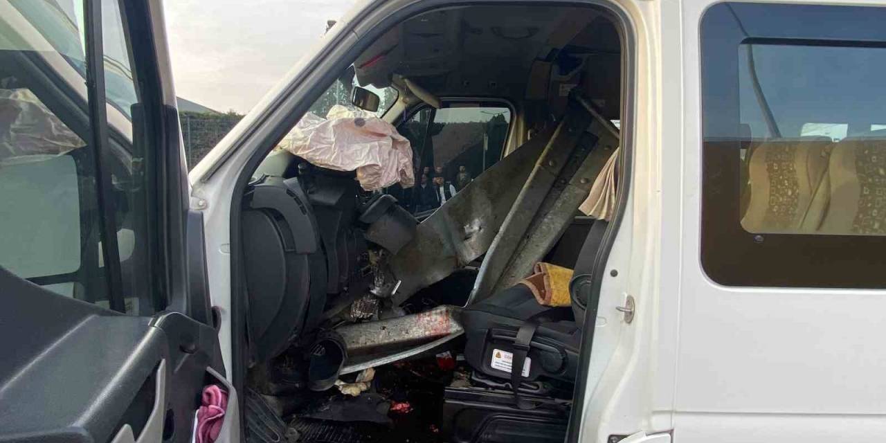 Kocaeli’de Kaza: Sürücünün Bacağı Koptu