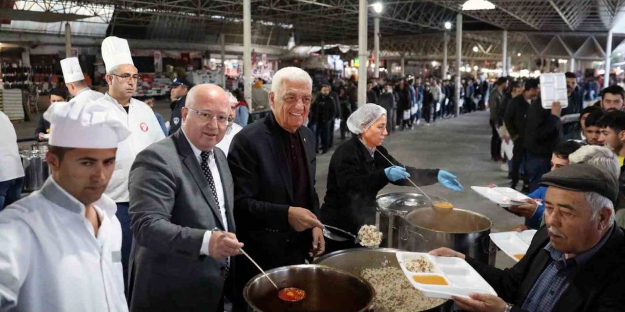 Menteşe Belediyesi’nden Her Gün 3 Bin Kişilik İftar Yemeği