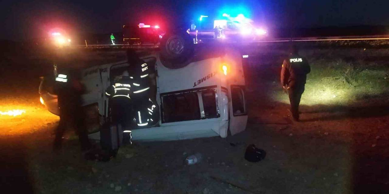 Konya’da Minibüs Şarampole Devrildi: 6 Yaralı