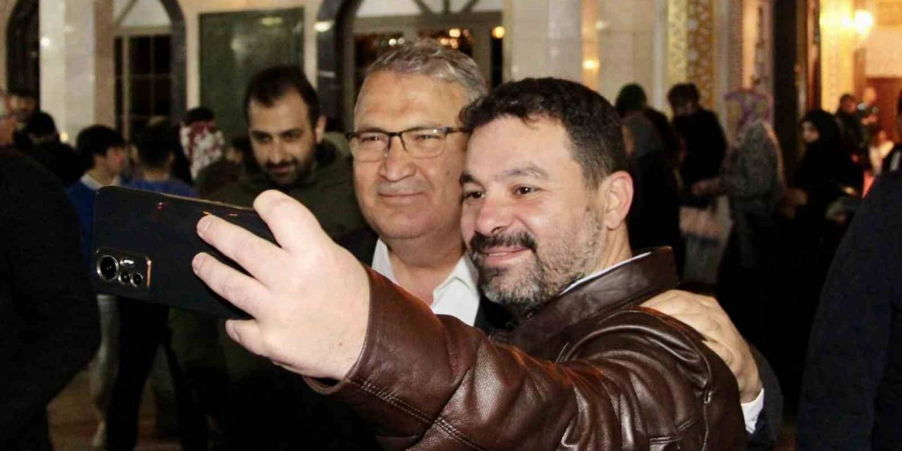 Başkan Çerçi İlk Teravih Namazını Saruhanbey Camii’nde Kıldı