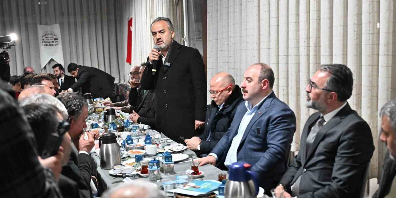 Başkan Aktaş Teravih Sonrası Vatandaşlarla Buluştu