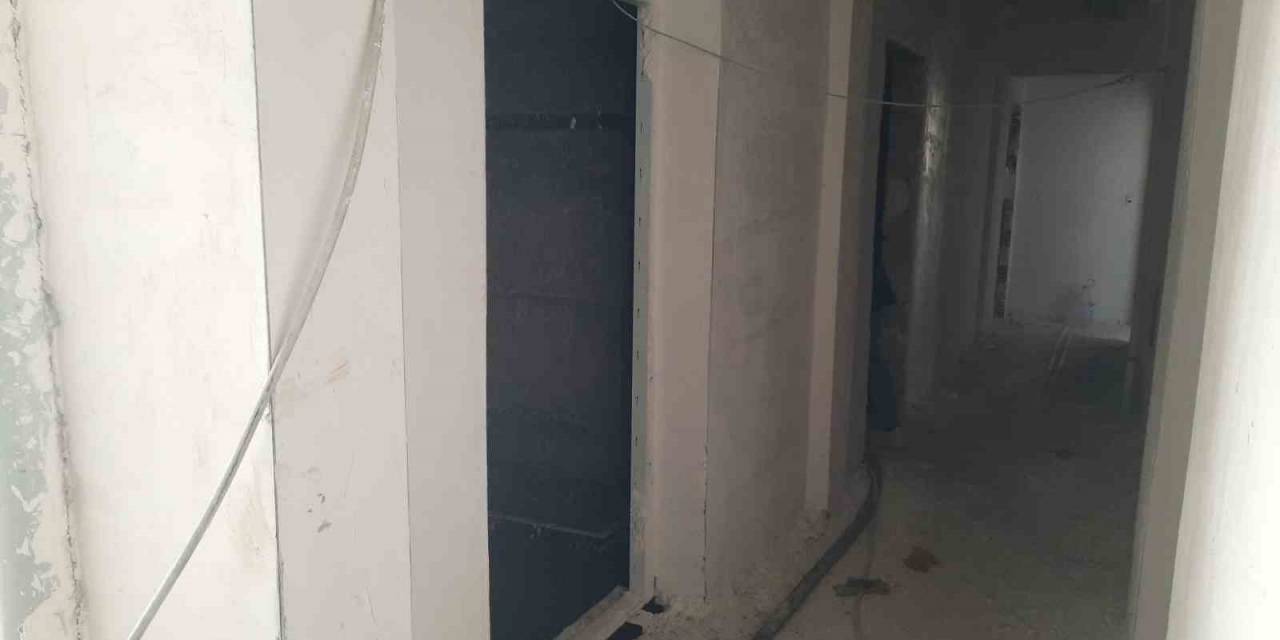 10’uncu Kattan Düşen İşçi Ağır Yaralandı