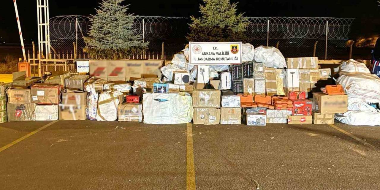 Başkentte Gümrük Kaçakçılarına Operasyon: 240 Bin Adet Makaron Ele Geçirildi