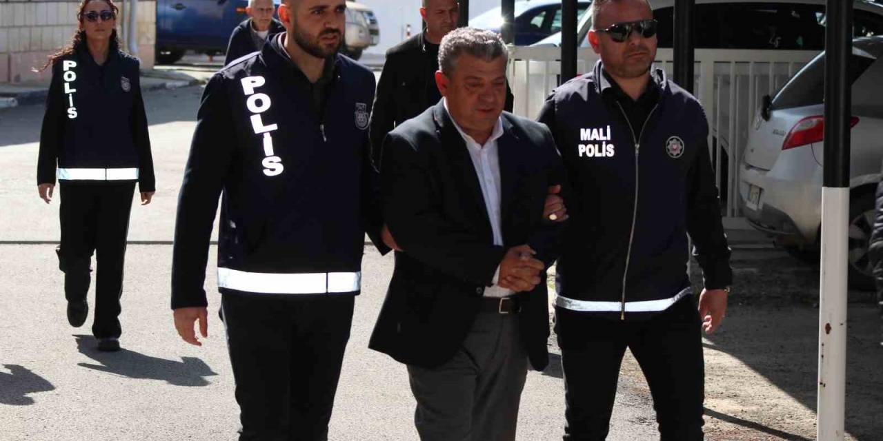 Kktc’de “Yolsuzluk Ve Sahte Diploma” Soruşturmasında Tutuklanan Eski Bakan Dürüst Tutuksuz Yargılanacak